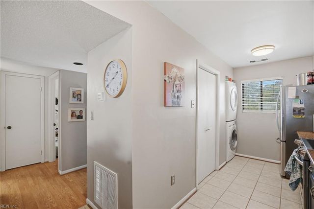 3200 Lynnhaven Dr Apt 208, Virginia Beach, VA 23451