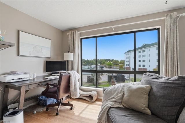 3200 Lynnhaven Dr Apt 208, Virginia Beach, VA 23451