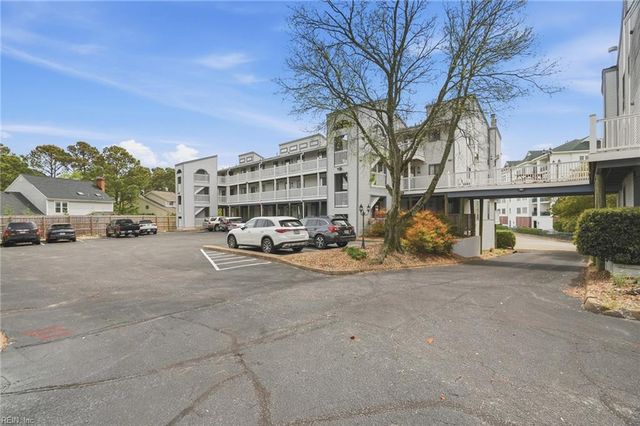 3200 Lynnhaven Dr Apt 208, Virginia Beach, VA 23451