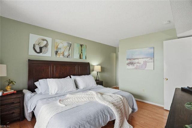 3200 Lynnhaven Dr Apt 208, Virginia Beach, VA 23451