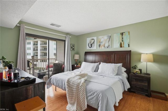 3200 Lynnhaven Dr Apt 208, Virginia Beach, VA 23451