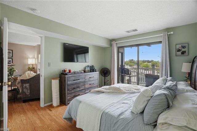 3200 Lynnhaven Dr Apt 208, Virginia Beach, VA 23451