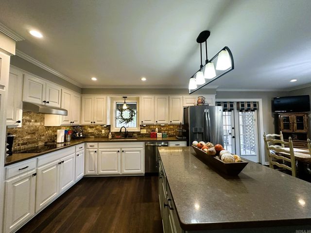 103 Brentwood Cir, Crossett, AR 71635