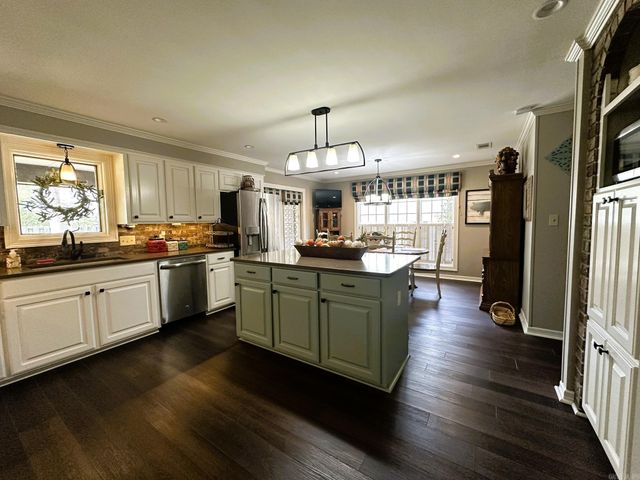 103 Brentwood Cir, Crossett, AR 71635