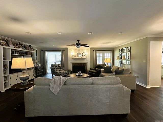 103 Brentwood Cir, Crossett, AR 71635