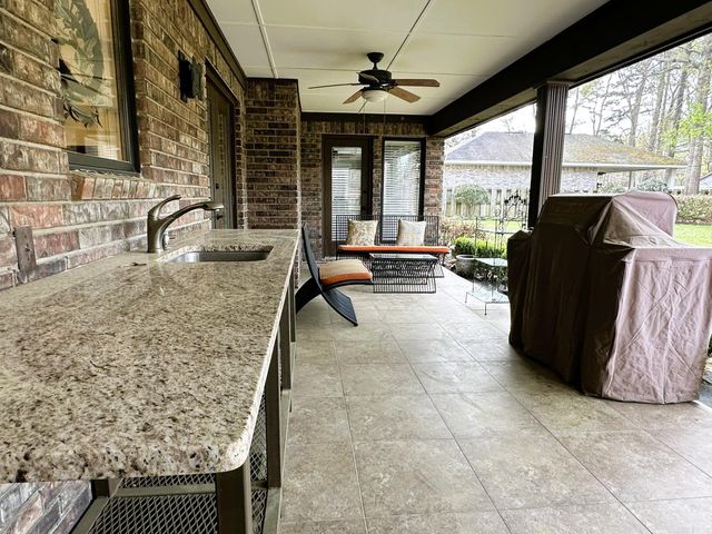 103 Brentwood Cir, Crossett, AR 71635