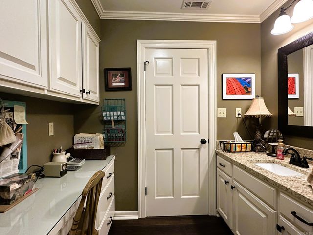 103 Brentwood Cir, Crossett, AR 71635