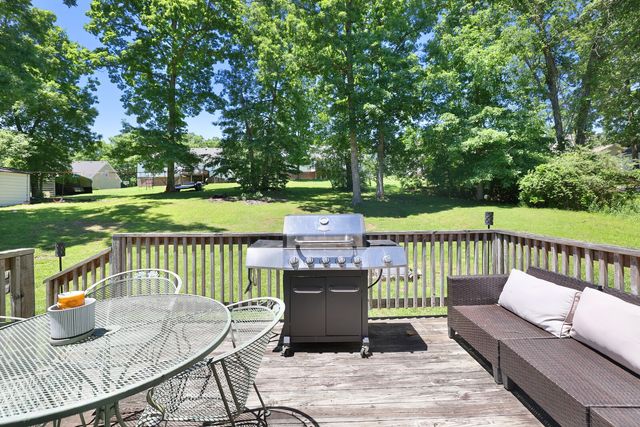 146 Sherron Dr, Dickson, TN 37055