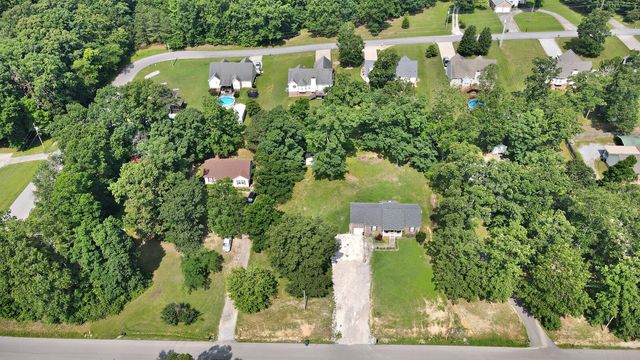 146 Sherron Dr, Dickson, TN 37055