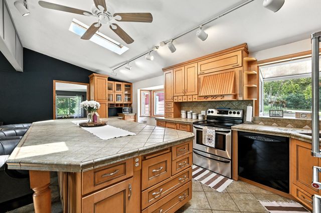 28059 742nd Avenue, Dassel, MN 55325