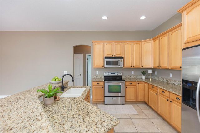 11544 PINE HOLLOW WAY, Dade City, FL 33525