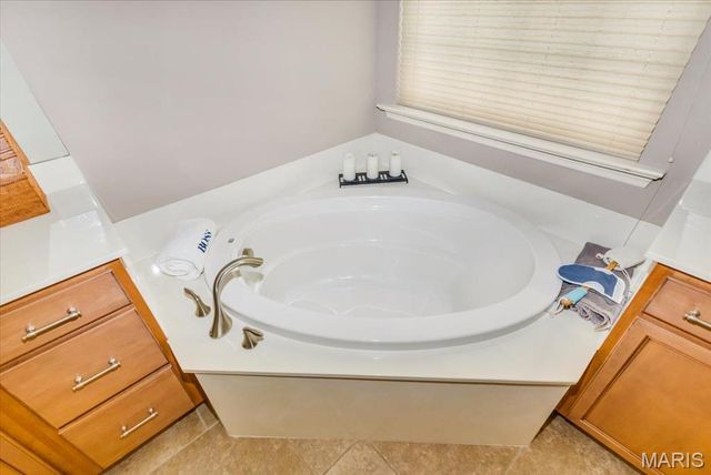 14623 Kendall Ridge Drive, Chesterfield, MO 63017