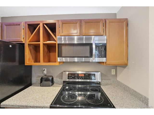 932 Tampico Ct, Colorado Springs, CO 80910