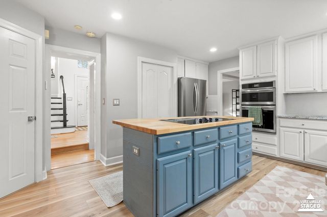 121 Lake Pine Road, Mooresville, NC 28117