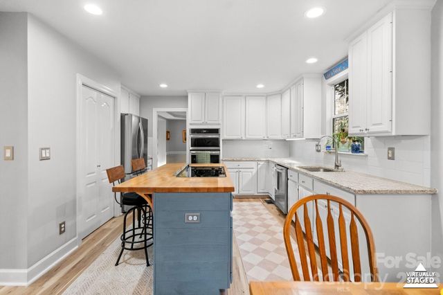 121 Lake Pine Road, Mooresville, NC 28117