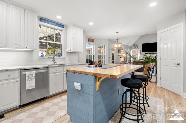 121 Lake Pine Road, Mooresville, NC 28117