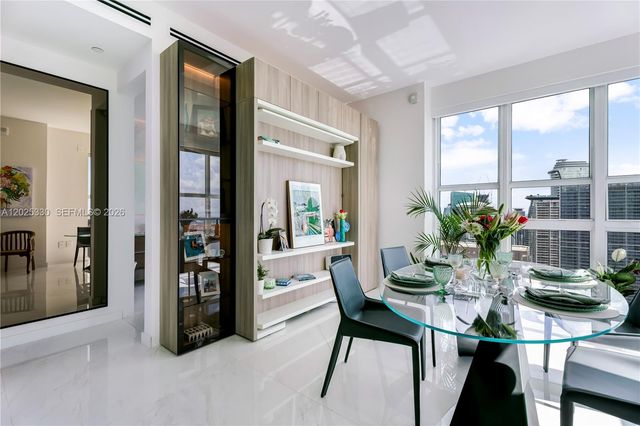 950 Brickell Bay Dr 5210, Miami, FL 33131