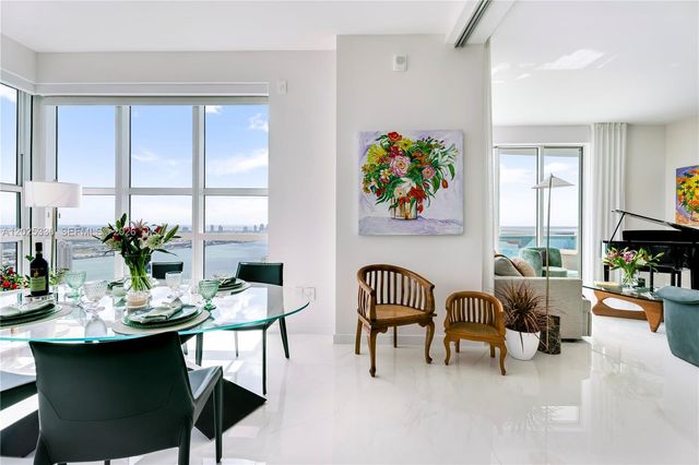 950 Brickell Bay Dr 5210, Miami, FL 33131