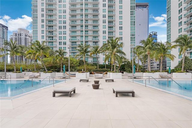 950 Brickell Bay Dr 5210, Miami, FL 33131