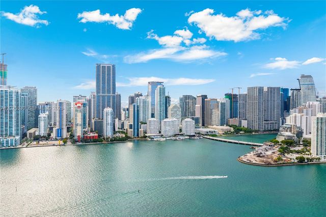 950 Brickell Bay Dr 5210, Miami, FL 33131