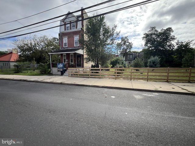 3821 BROWN ST, Philadelphia, PA 19104