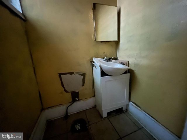 3821 BROWN ST, Philadelphia, PA 19104