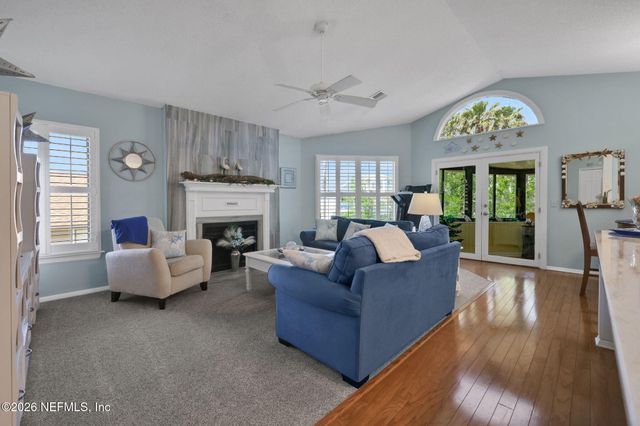 118 GOVERNOR Street 208, Green Cove Springs, FL 32043