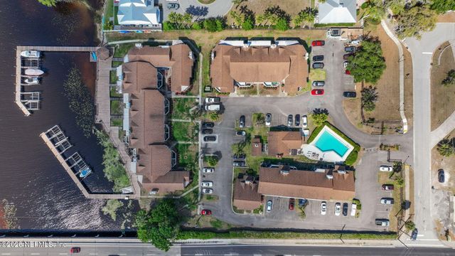 118 GOVERNOR Street 208, Green Cove Springs, FL 32043