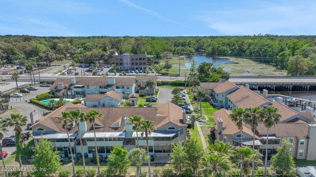 118 GOVERNOR Street 208, Green Cove Springs, FL 32043