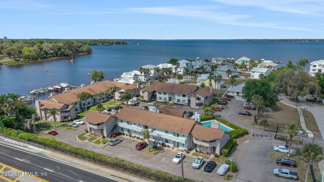 118 GOVERNOR Street 208, Green Cove Springs, FL 32043