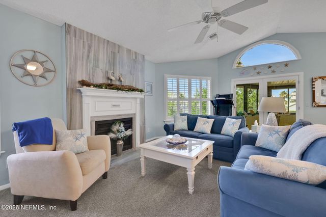118 GOVERNOR Street 208, Green Cove Springs, FL 32043