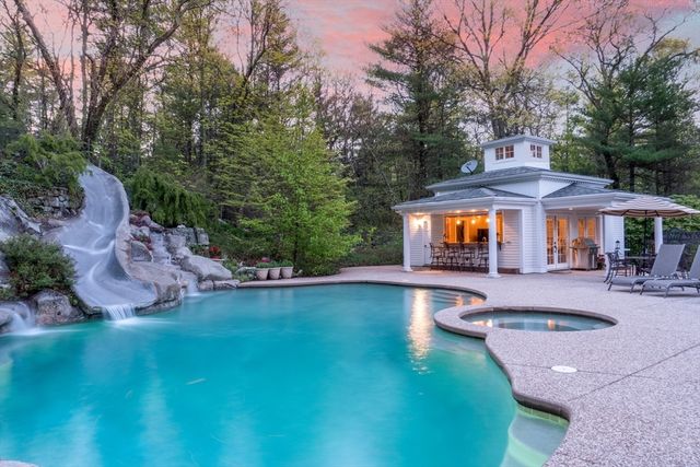 5 Hamlins Crossing, Dover, MA 02030
