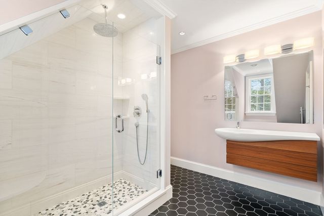 5 Hamlins Crossing, Dover, MA 02030