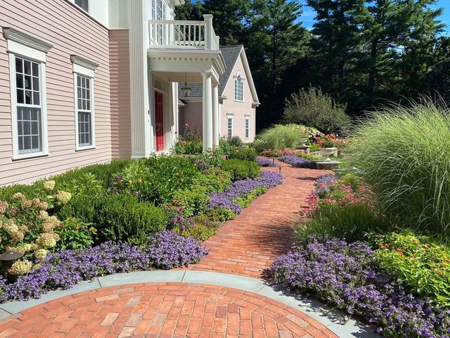 5 Hamlins Crossing, Dover, MA 02030