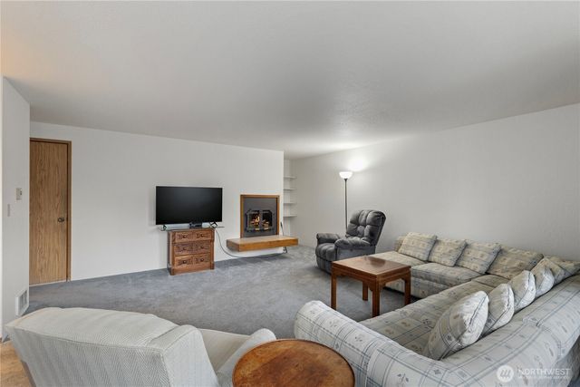 101 Chimacum Creek Drive, Port Hadlock, WA 98339