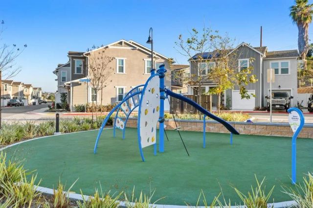 1505 Wingwood Lane, Vista, CA 92083