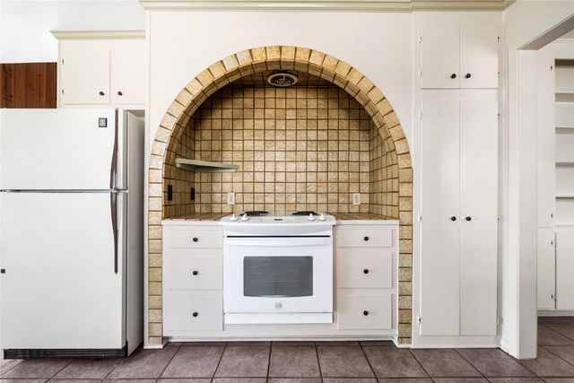 12914 Pfluger Berkman LN, Coupland, TX 78615