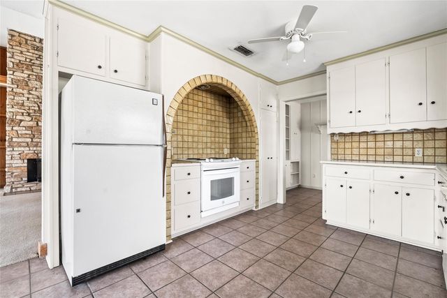 12914 Pfluger Berkman LN, Coupland, TX 78615