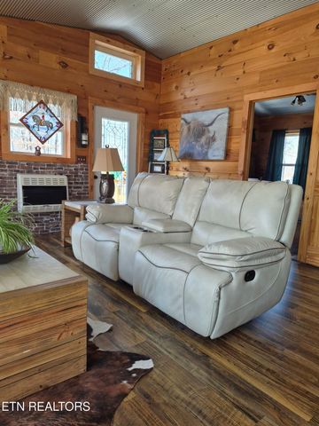 101 Ridgepoint Rd, Jamestown, TN 38556