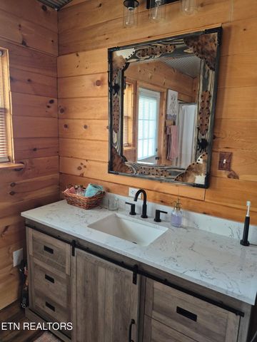 101 Ridgepoint Rd, Jamestown, TN 38556