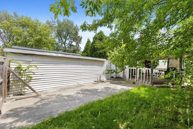 5675 N 58th STREET, Milwaukee, WI 53218