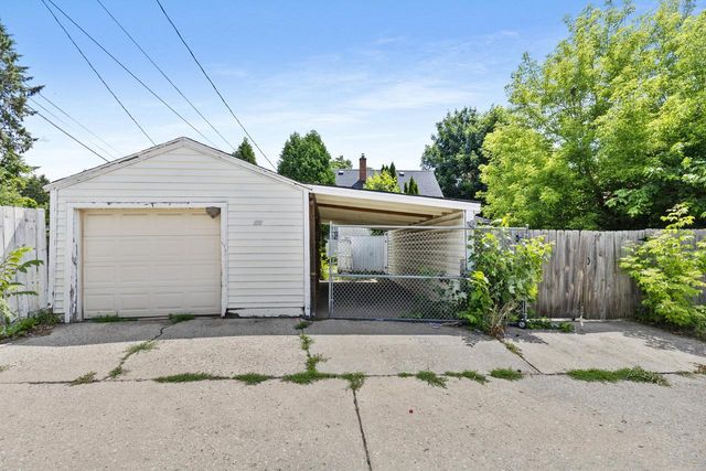 5675 N 58th STREET, Milwaukee, WI 53218