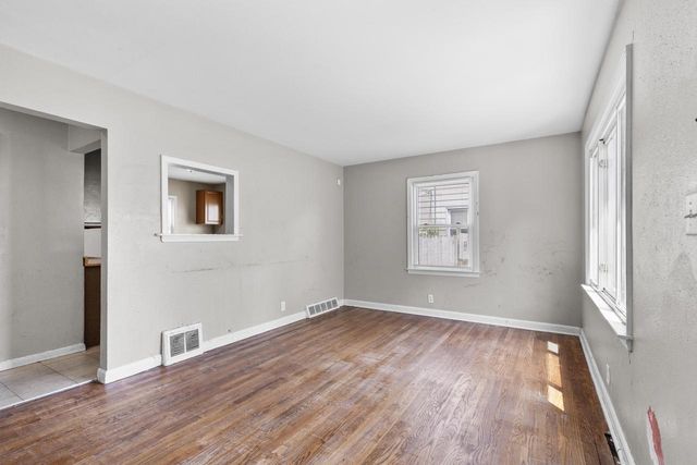 5675 N 58th STREET, Milwaukee, WI 53218