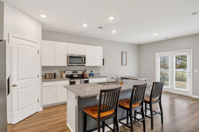 124 Nunally Dr, Baxter, TN 38544