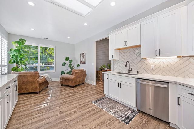 11075 Sunrise Ridge Cir, Auburn, CA 95603