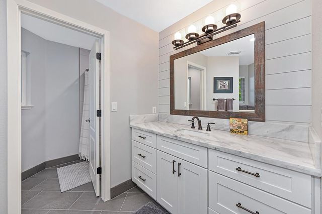 11075 Sunrise Ridge Cir, Auburn, CA 95603