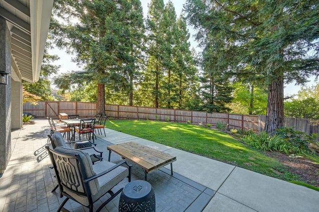 11075 Sunrise Ridge Cir, Auburn, CA 95603