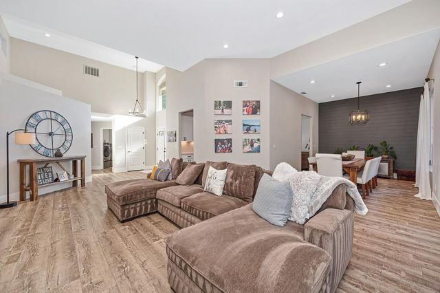 11075 Sunrise Ridge Cir, Auburn, CA 95603