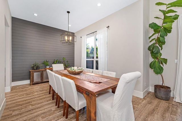 11075 Sunrise Ridge Cir, Auburn, CA 95603