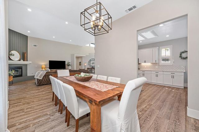 11075 Sunrise Ridge Cir, Auburn, CA 95603